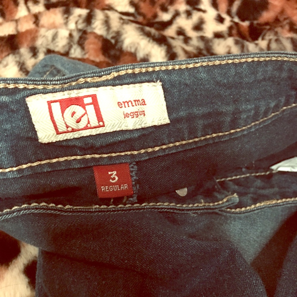 Size 3 l.e.i. jegging